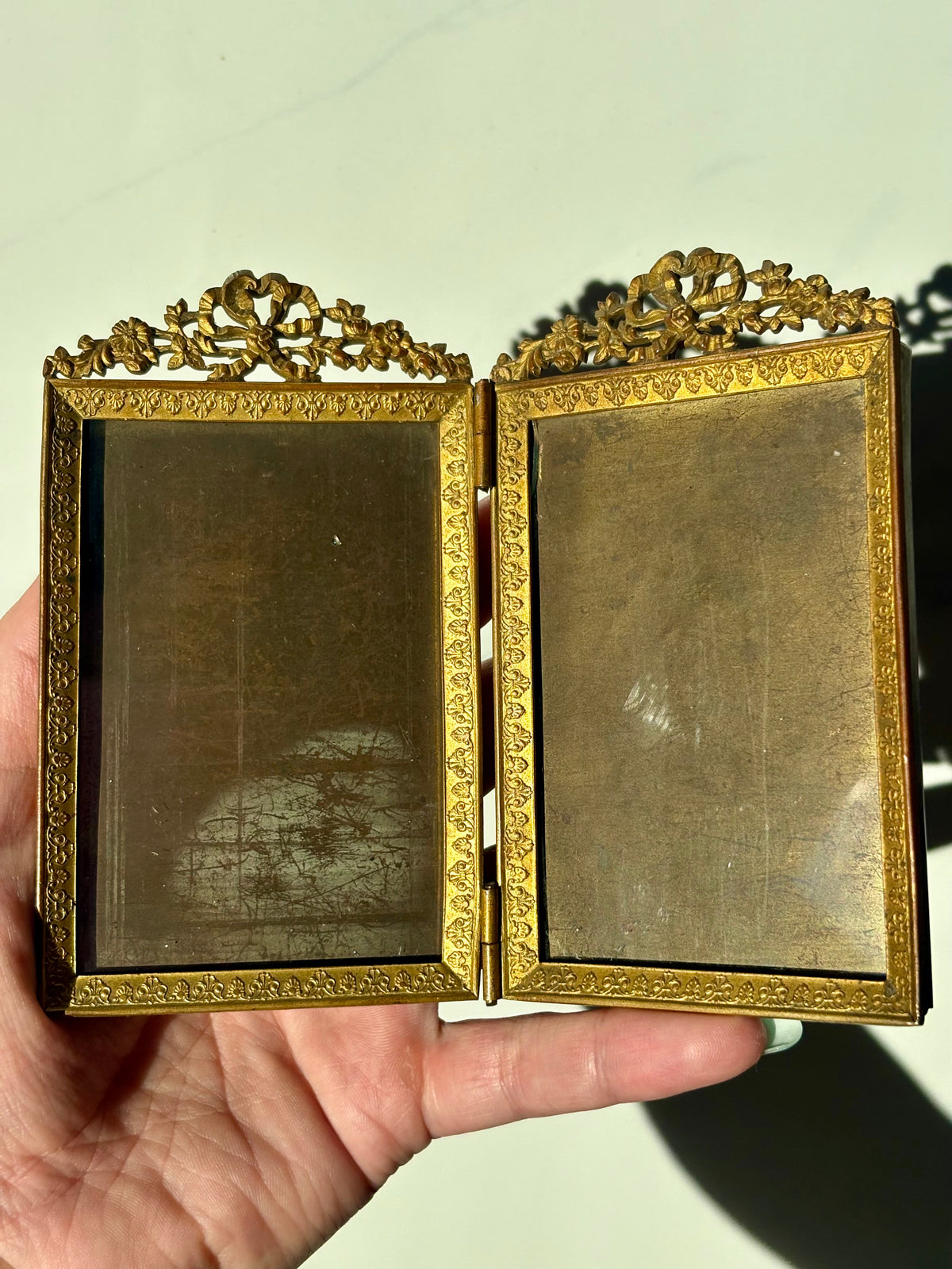 Antique Double Bow Frame