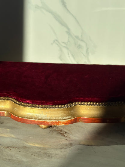 Maroon Plinth