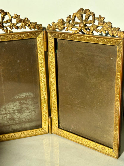 Antique Double Bow Frame