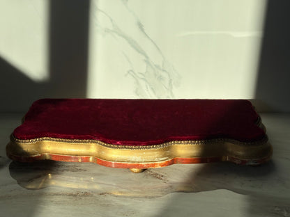 Maroon Plinth