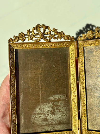 Antique Double Bow Frame