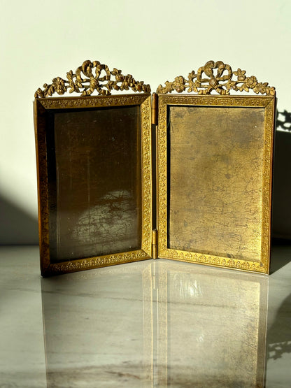 Antique Double Bow Frame