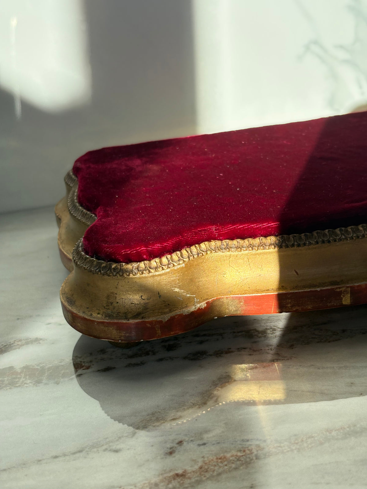 Maroon Plinth